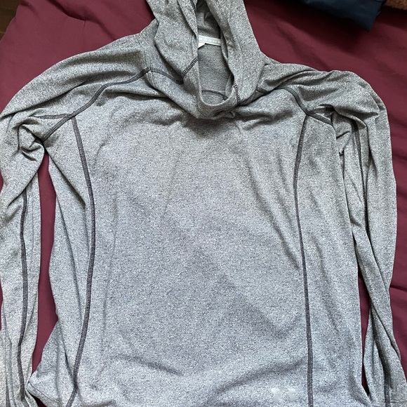 Under armour light long sleeve with hood - Picture 1 of 2